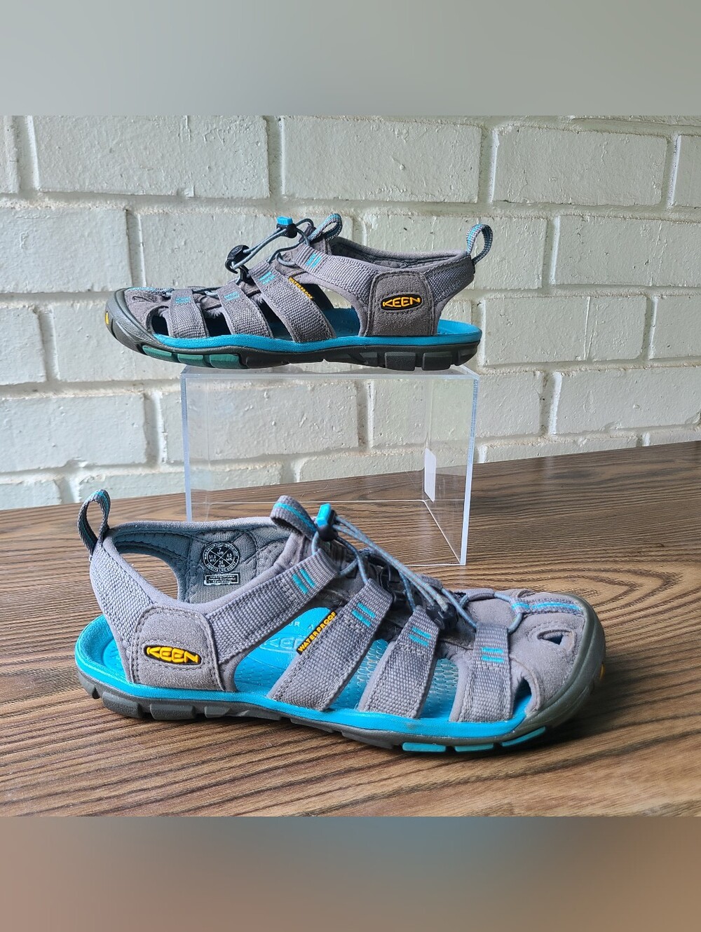 KEEN Clearwater CNX sandals Blue Gray Women Size 7